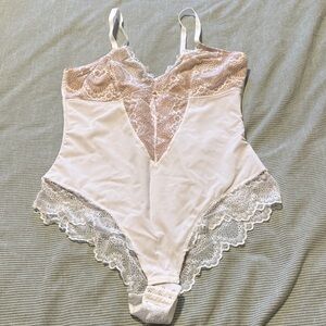 Elegant Lace Shapewear Bodysuit - White